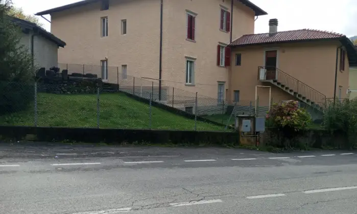 Rexer-Talegggio-Palazzina-situata-in-Via-Duca-dAosta-Taleggio-Altro