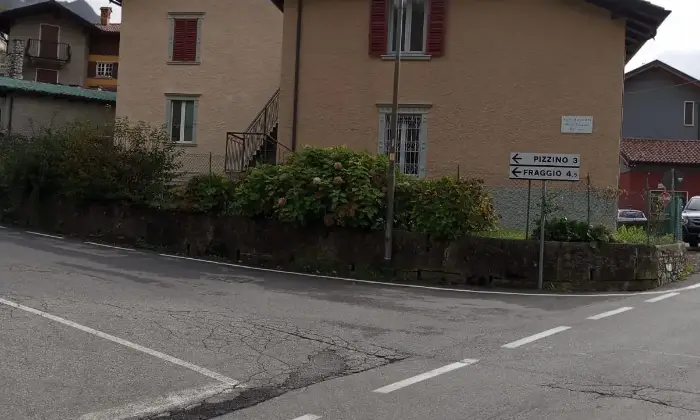 Rexer-Talegggio-Palazzina-situata-in-Via-Duca-dAosta-Taleggio-Altro