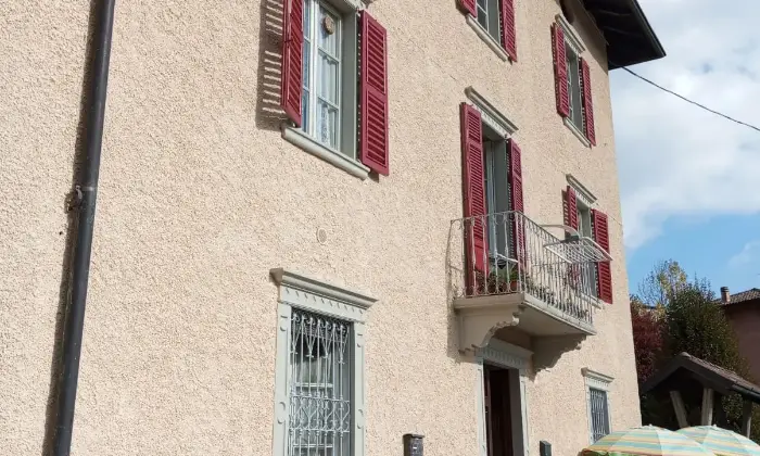 Rexer-Talegggio-Palazzina-situata-in-Via-Duca-dAosta-Taleggio-Altro
