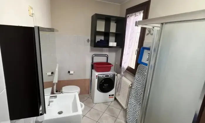Rexer-Reggio-Emilia-Luminoso-bilocale-arredato-a-nuovo-Bagno