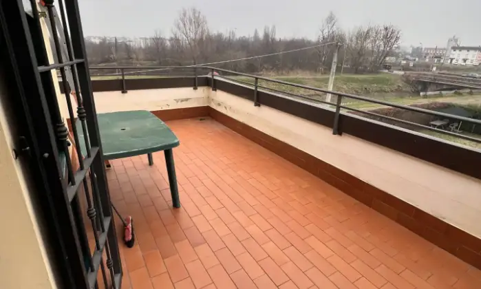 Rexer-Reggio-Emilia-Luminoso-bilocale-arredato-a-nuovo-Terrazzo