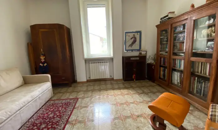 Rexer-Pradamano-villa-indipendente-di-architettura-molto-particolare-e-contemporanea-Studio