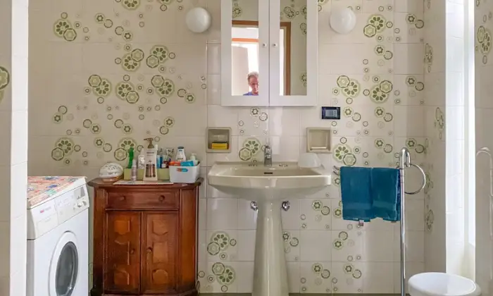 Rexer-Pradamano-villa-indipendente-di-architettura-molto-particolare-e-contemporanea-Bagno