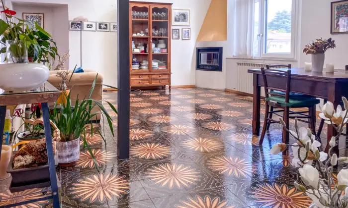 Rexer-Pradamano-villa-indipendente-di-architettura-molto-particolare-e-contemporanea-Salone