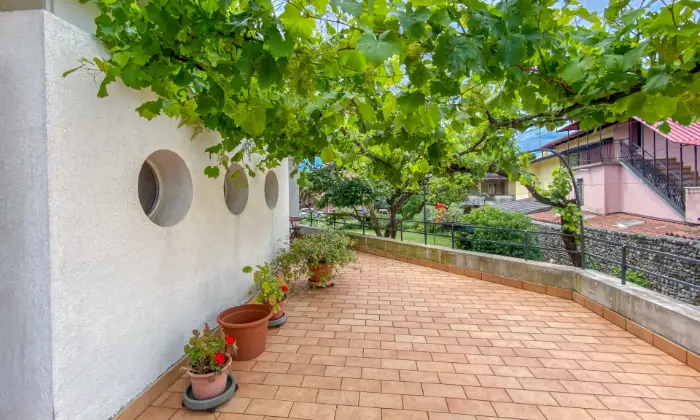 Rexer-Pradamano-villa-indipendente-di-architettura-molto-particolare-e-contemporanea-Terrazzo