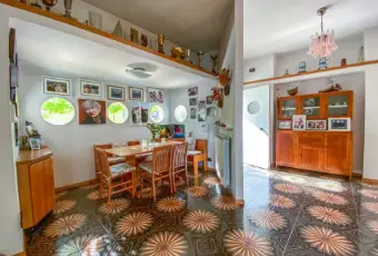 Rexer-Pradamano-villa-indipendente-di-architettura-molto-particolare-e-contemporanea