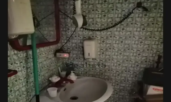 Rexer-Torino-VENDO-LOCALE-COMMERCIALE-MQ-TRASORMABILE-IN-LOFT-Bagno