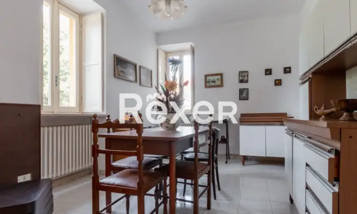 Rexer-CARNATE-Dimora-storica-divisa-in-due-unit-immobiliari-indipendenti-di-e-mq-con-giardino-e-box-auto-Cucina