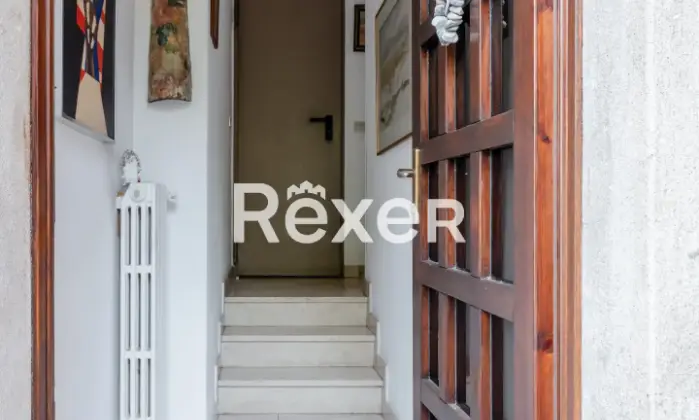 Rexer-CARNATE-Dimora-storica-divisa-in-due-unit-immobiliari-indipendenti-di-e-mq-con-giardino-e-box-auto-Altro