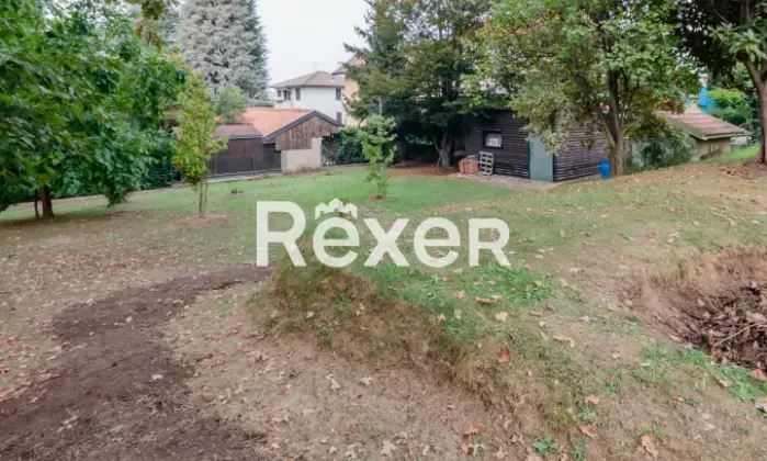 Rexer-CARNATE-Dimora-storica-divisa-in-due-unit-immobiliari-indipendenti-di-e-mq-con-giardino-e-box-auto-Giardino