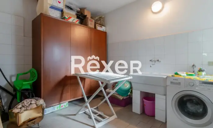 Rexer-CARNATE-Dimora-storica-divisa-in-due-unit-immobiliari-indipendenti-di-e-mq-con-giardino-e-box-auto-Altro