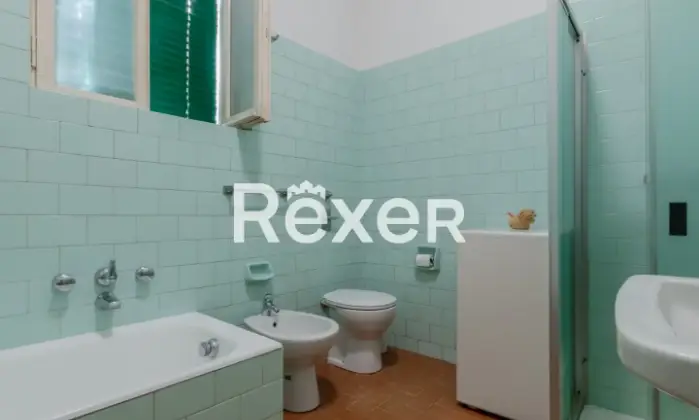 Rexer-CARNATE-Dimora-storica-divisa-in-due-unit-immobiliari-indipendenti-di-e-mq-con-giardino-e-box-auto-Bagno