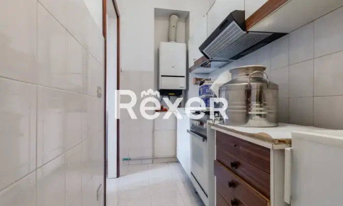 Rexer-CARNATE-Dimora-storica-divisa-in-due-unit-immobiliari-indipendenti-di-e-mq-con-giardino-e-box-auto-Cucina