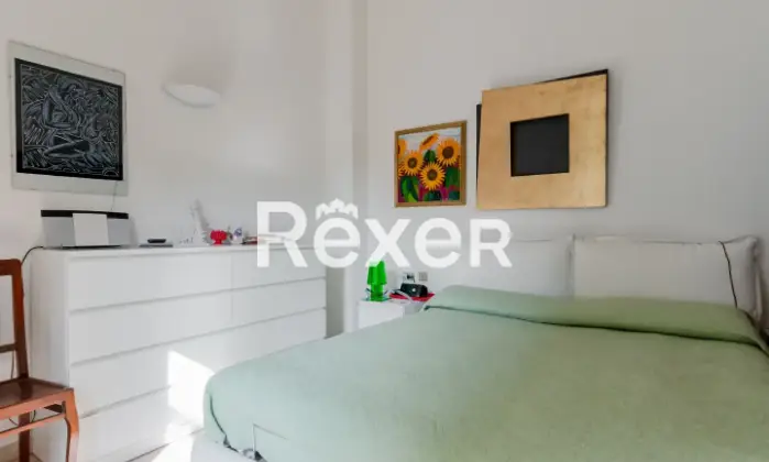 Rexer-CARNATE-Dimora-storica-divisa-in-due-unit-immobiliari-indipendenti-di-e-mq-con-giardino-e-box-auto-CameraDaLetto