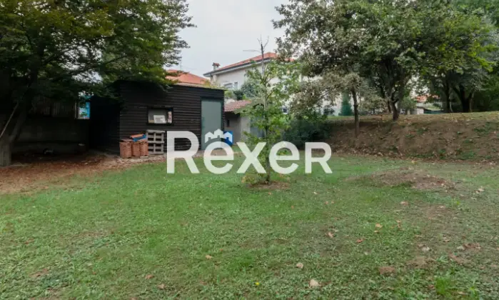 Rexer-CARNATE-Dimora-storica-divisa-in-due-unit-immobiliari-indipendenti-di-e-mq-con-giardino-e-box-auto-Giardino