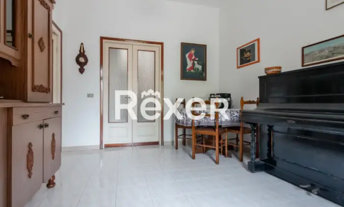 Rexer-CARNATE-Dimora-storica-divisa-in-due-unit-immobiliari-indipendenti-di-e-mq-con-giardino-e-box-auto-Altro