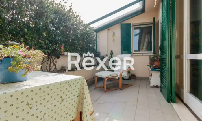 Rexer-CARNATE-Dimora-storica-divisa-in-due-unit-immobiliari-indipendenti-di-e-mq-con-giardino-e-box-auto-Terrazzo