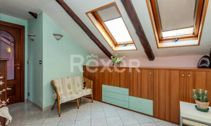 Rexer-TORINO-Appartamento-su-due-livelli-ristrutturato-Altro