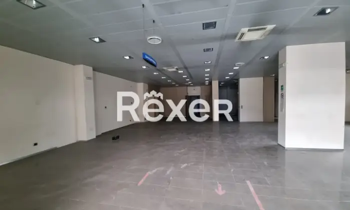 Rexer-CORSICO-Ex-filiale-bancaria-al-primo-piano-terra-e-interrato-Altro