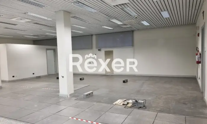 Rexer-ROBECCHETTO-CON-INDUNO-Ex-filiale-bancaria-ai-piani-terra-e-interrato-Altro