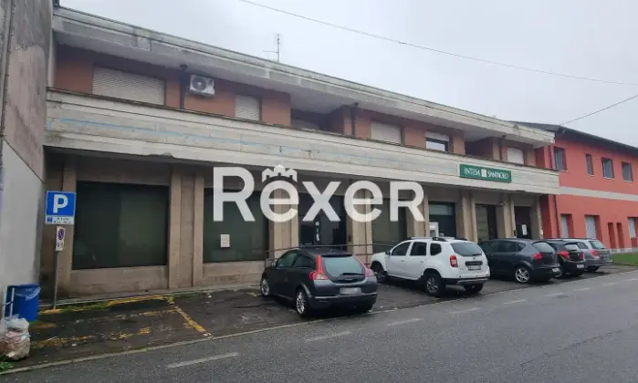 Rexer-ROBECCHETTO-CON-INDUNO-Ex-filiale-bancaria-ai-piani-terra-e-interrato-Terrazzo