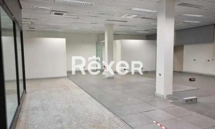 Rexer-ROBECCHETTO-CON-INDUNO-Ex-filiale-bancaria-ai-piani-terra-e-interrato-Altro