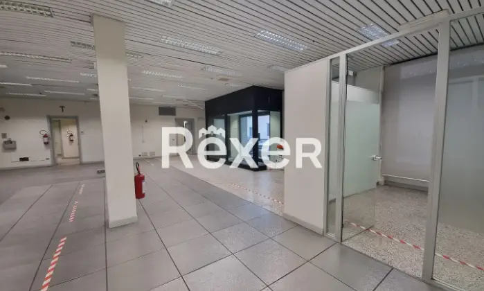 Rexer-ROBECCHETTO-CON-INDUNO-Ex-filiale-bancaria-ai-piani-terra-e-interrato-Altro