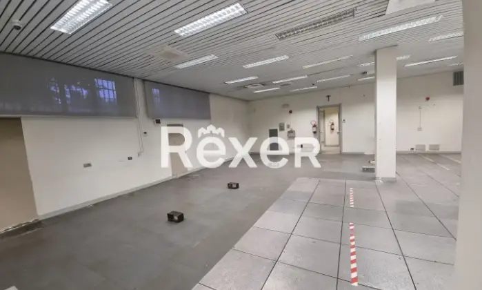 Rexer-ROBECCHETTO-CON-INDUNO-Ex-filiale-bancaria-ai-piani-terra-e-interrato-Altro