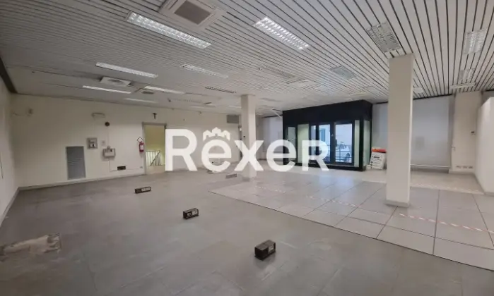 Rexer-ROBECCHETTO-CON-INDUNO-Ex-filiale-bancaria-ai-piani-terra-e-interrato-Altro