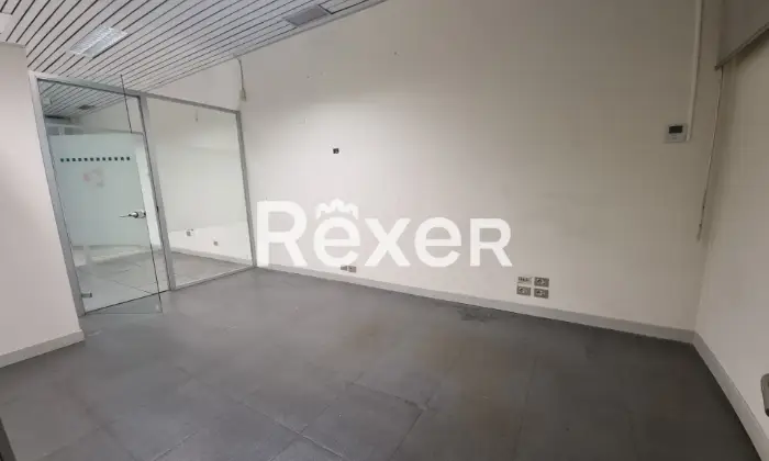 Rexer-ROBECCHETTO-CON-INDUNO-Ex-filiale-bancaria-ai-piani-terra-e-interrato-Altro