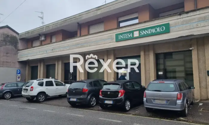 Rexer-ROBECCHETTO-CON-INDUNO-Ex-filiale-bancaria-ai-piani-terra-e-interrato-Terrazzo