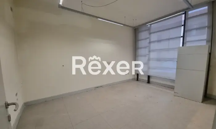 Rexer-ROBECCHETTO-CON-INDUNO-Ex-filiale-bancaria-ai-piani-terra-e-interrato-Altro