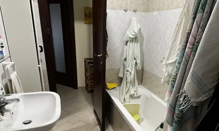 Rexer-Sarno-APPARTAMENTO-USO-INVESTIMENTO-CON-INQUILINO-DENTRO-Bagno
