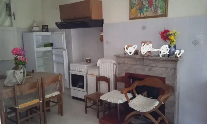 Rexer-Avigliano-Intero-stabile-in-vendita-in-via-Rinaldi-ad-Avigliano-Altro