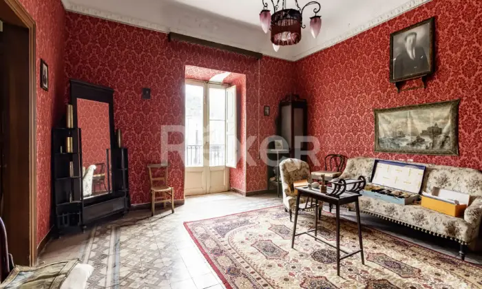 Rexer-Chiusa-Sclafani-Casa-indipendente-con-giardino-Altro