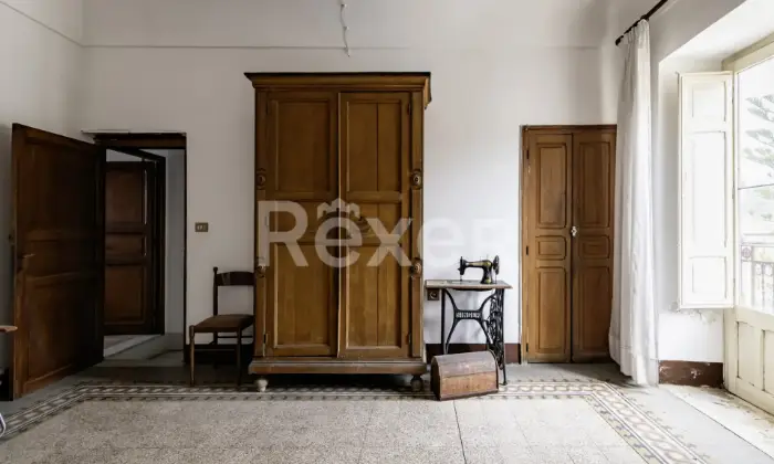 Rexer-Chiusa-Sclafani-Casa-indipendente-con-giardino-Altro
