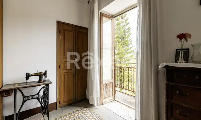 Rexer-Chiusa-Sclafani-Casa-indipendente-con-giardino-Altro