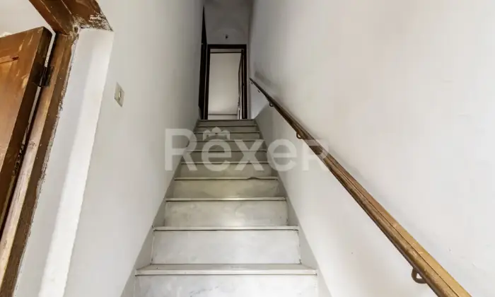 Rexer-Chiusa-Sclafani-Casa-indipendente-con-giardino-Altro