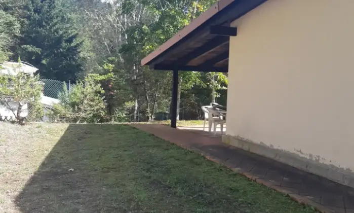 Rexer-Chiusi-della-Verna-vendesi-casa-indipendente-nel-Parco-Nazionale-Foreste-Casentinesi-Giardino