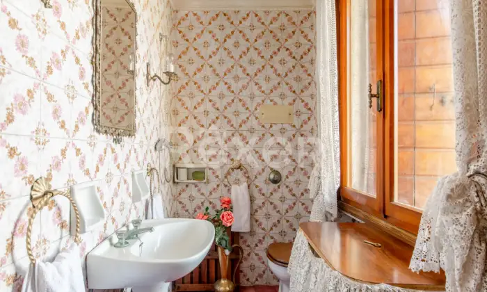 Rexer-ASOLO-Villa-unifamiliare-indipendente-con-porticato-e-ampio-terreno-Altro