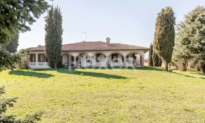 Rexer-ASOLO-Villa-unifamiliare-indipendente-con-porticato-e-ampio-terreno-Altro