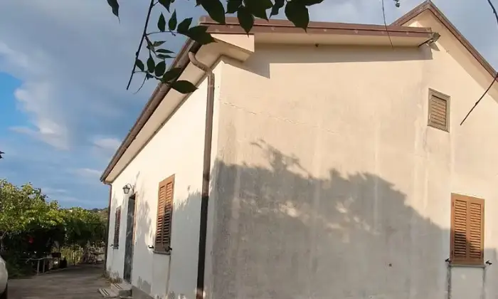 Rexer-Luzzi-Casa-indipendente-in-venditaLuzzi-Altro