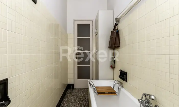 Rexer-VIMERCATE-Vimercate-Villa-singola-con-giardino-box-e-posti-auto-Altro