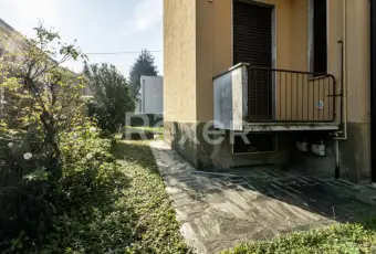 Rexer-VIMERCATE-Vimercate-Villa-singola-con-giardino-box-e-posti-auto-Altro