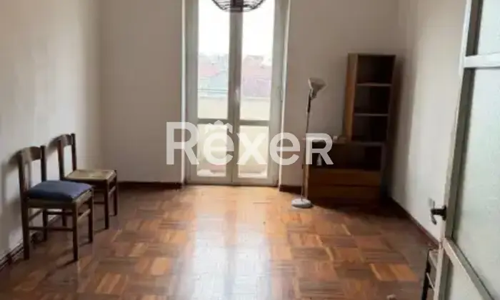 Rexer-Milano-MilanoCitt-Studi-Bilocale-luminoso-al-e-ultimo-piano-con-parquet-naturale-originale-nel-soggiorno-Altro