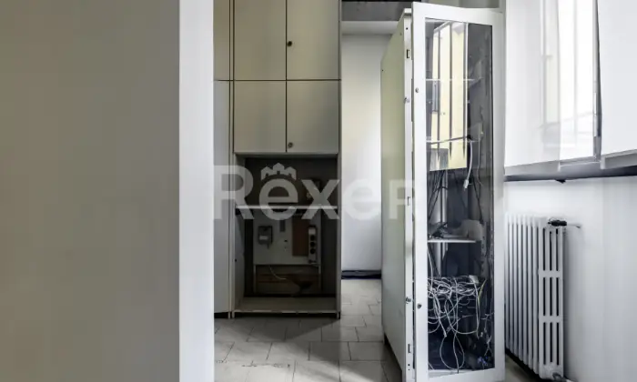 Rexer-ARLUNO-Ex-filiale-bancaria-in-Piazza-Pozzobonelli-ad-Arluno-Altro