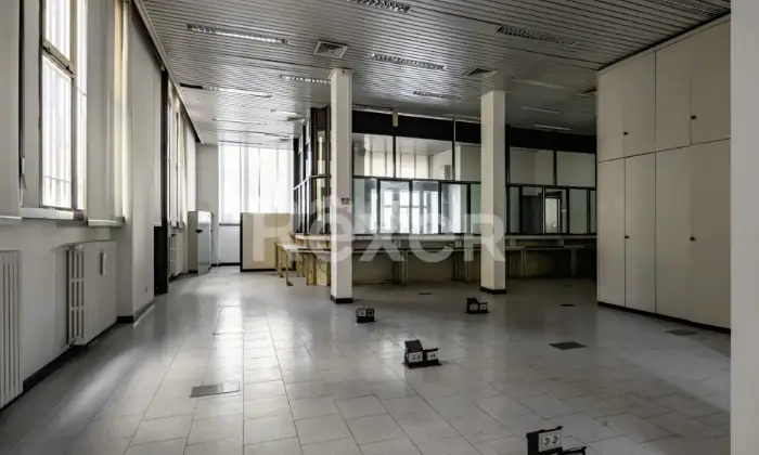 Rexer-ARLUNO-Ex-filiale-bancaria-in-Piazza-Pozzobonelli-ad-Arluno-Altro
