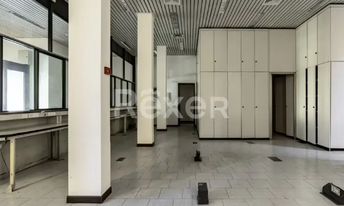 Rexer-ARLUNO-Ex-filiale-bancaria-in-Piazza-Pozzobonelli-ad-Arluno-Altro