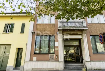 Rexer-ARLUNO-Ex-filiale-bancaria-in-Piazza-Pozzobonelli-ad-Arluno-Altro