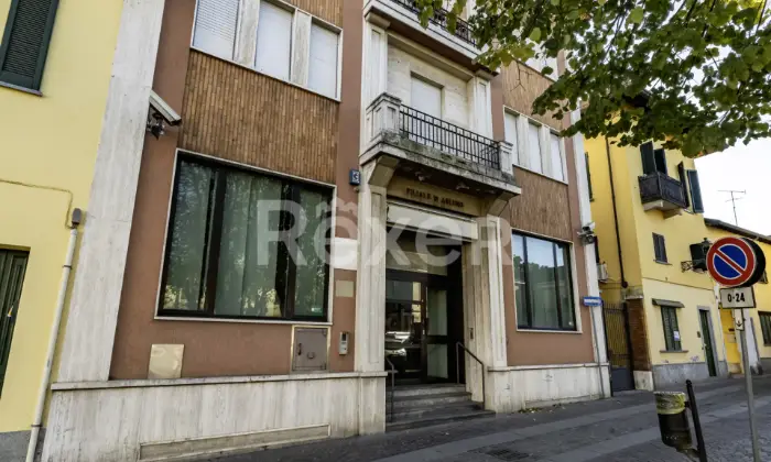 Rexer-ARLUNO-Ex-filiale-bancaria-in-Piazza-Pozzobonelli-ad-Arluno-Altro